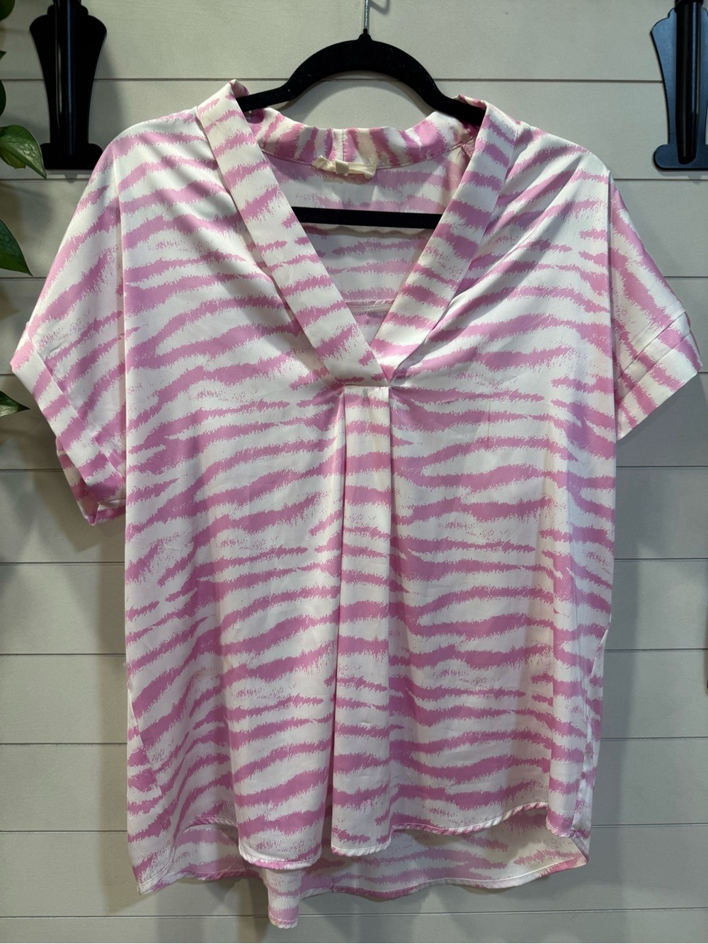 entro Pink and White Zebra-Print V-Neck Blouse